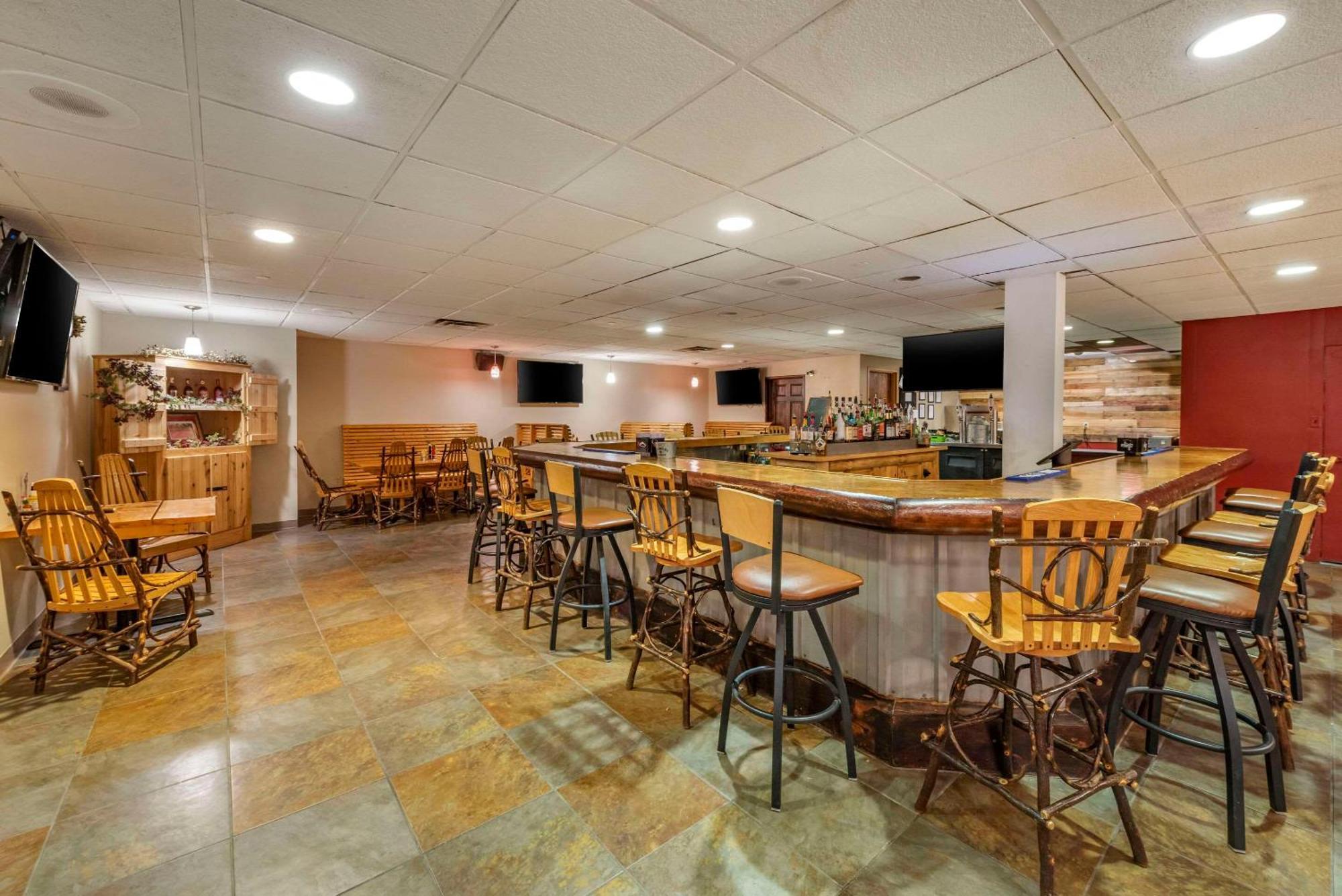 Three Bears Resort Waterpark Near Tomah Ascend Collection Warrens Exterior foto