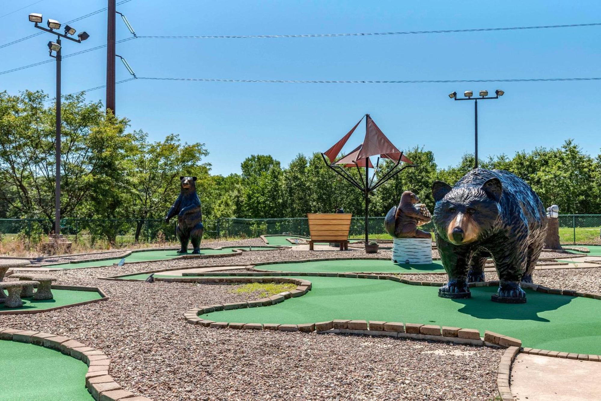 Three Bears Resort Waterpark Near Tomah Ascend Collection Warrens Exterior foto
