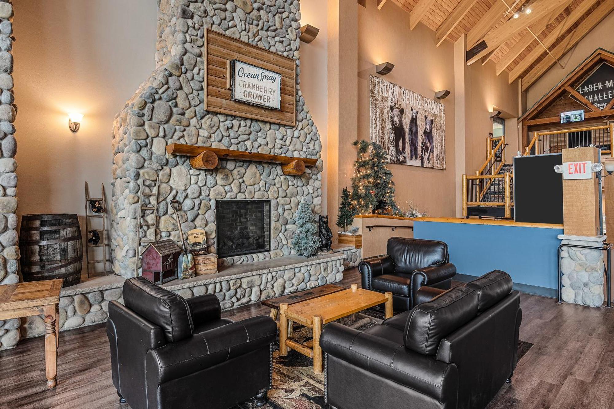 Three Bears Resort Waterpark Near Tomah Ascend Collection Warrens Exterior foto